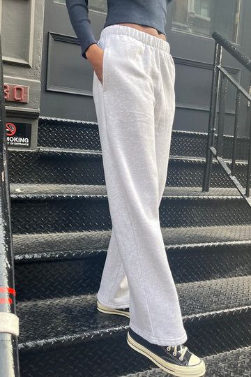 Brandy Melville Flare Sweatpants, Anastasia Waffle Sweatpants, Brady Melville Sweatpants, Aritzia Tna Sweatpants, Brandy Wide Leg Sweatpants Outfit, Brandy Flare Sweatpants, Outfits With Brandy Sweatpants, Lounge Sweatpants Outfit, Straight Leg Track Pants Outfit