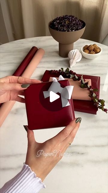 Gift Packing Ideas, Presente Diy, Gift Wrapping Techniques, Creative Gift Wraps, Gift Wrapping Inspiration, Packing Ideas, Gifts Wrapping Diy, Paper Bow, Noel Diy