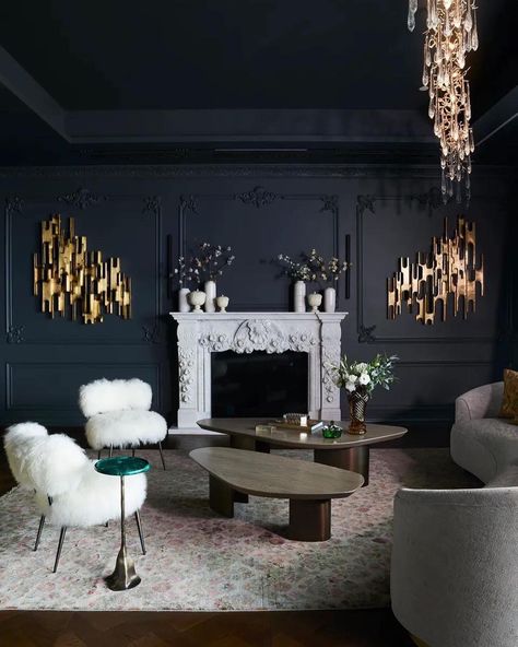 Black House Interior, Black Living Room, Design Apartment, Dark Interiors, Winter Home Decor, Beautiful Living Rooms, Apartment Inspiration, Contemporary Living Room, A Living Room