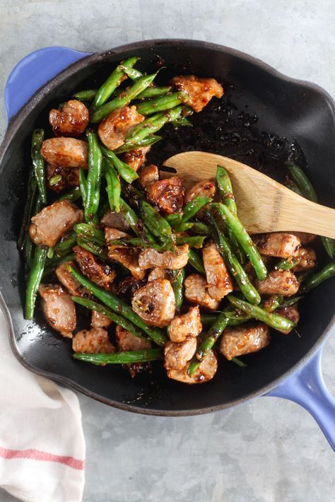 Honey-Ginger Pork Stir Fry with Green Beans ~ http://www.healthy-delicious.com Pork With Green Beans, Ginger Pork Stir Fry, Stir Fry With Green Beans, Pork And Green Beans, Pork Stir Fry Recipes, Stir Fry Recipes Healthy, Healthy Breakfast Bowl, Paleo Pork, Healthy Pork