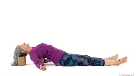 3 Ways to Modify Fish Pose for Joy + Contentment. Modify Matsyasana if needed to find safe alignment for your body. Fish Pose Yoga, Blanket Roll, Fish Pose, Om Yoga, Corpse Pose, Buddhist Teachings, Spiritual Yoga, Yoga Poses Advanced, Yoga Iyengar