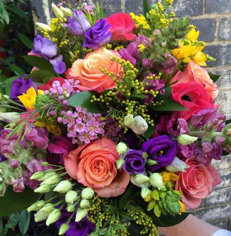 Stunning seasonal bright bouquet full of joy and happiness and lovely flowers! Flower Bouquet Colorful, Pretty Flower Bouquet, Mixed Flower Bouquet, Colorful Flower Bouquet, Colorful Flowers Arrangements, Bright Bouquet, Bouquet Images, Prettiest Bouquet, Beautiful Bouquet Of Flowers