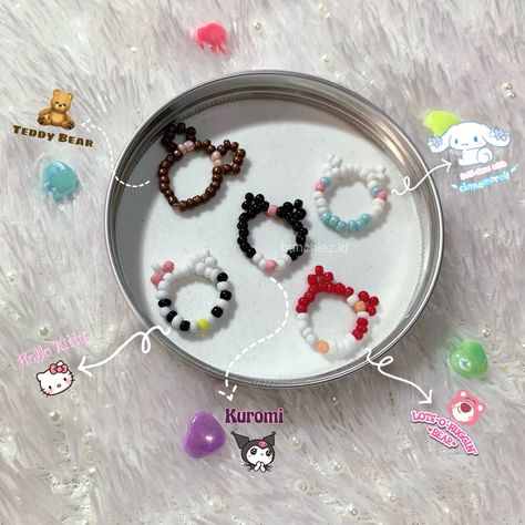 Aesthetic Rings Beads, Handmade Beaded Rings, Sanrio Rings Beads, Kuromi Ring Beads Tutorial, Sanrio Beaded Rings, Sanrio Beaded Jewelry, Cat Bead Ring, Kuromi Ring Beads, Diy Beads Ring