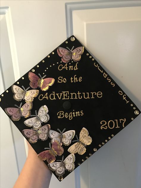 Graduation Diy Decorations, Disney Graduation Cap, Creative Graduation Caps, Graduation Cap Ideas, College Grad Cap Ideas, Grad Cap Decorated, Graduation Cap Decoration Diy, Custom Graduation Caps, High School Graduation Cap