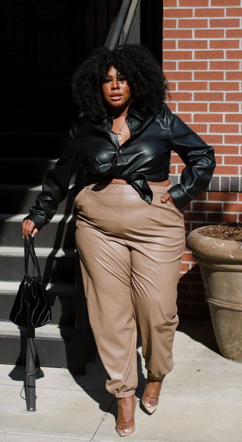 Mafia Woman, Big Momma, Aesthetic Building, Plus Size Baddie, Leather Outfits Women, Leather Outfits, Curvy Barbie, Bold And The Beautiful, Girl Tips