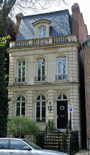 Mansard Roof, Cottage Exterior, التصميم الخارجي للمنزل, Lincoln Park, Paris Apartments, City Living, Beautiful Buildings, Home Fashion, Victorian Homes