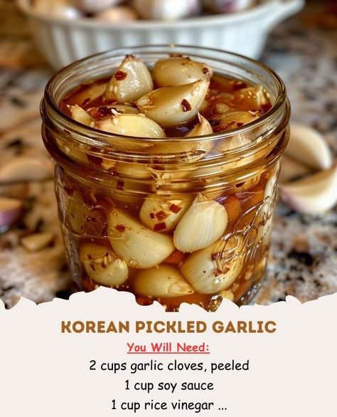 Korean Pickled Onions, Picked Onions Recipe, Pickling Brine Recipe, Korean Pickled Cucumber, Asian Pickles, Korean Garlic, Pickled Vegetables Recipe, Food Preserving, Korean Side Dishes