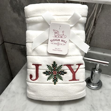 This Is A Brand New Set Of Hand Towels. What A Fun Way To Decorate Your Guest Bathroom While You’re Entertaining Over The Holidays. All Current Holiday Listings Can Be Found Under Home/Holiday. Embroidered Ideas, Halloween Yard Signs, Embroider Ideas, Christmas Hand Towels, Guest Hand Towels, Christmas Platter, White Hand Towels, Hello Kitty Christmas, Christmas Kitchen Towels