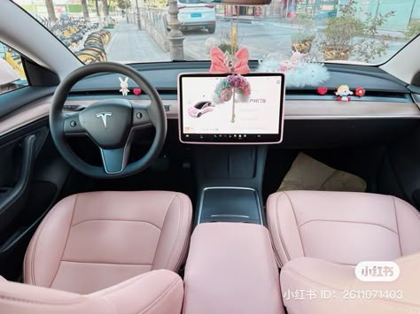 Pink Seats Car, Car Seats Aesthetic, Car Seat Aesthetic, Pink Car Aesthetic, Pink Tesla, Pink Car Seat, Tesla Interior, Pink Cars, Girly Car Accessories