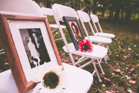 Wedding Memorial Sign, Wedding Ceremony Ideas, Wedding Speech, Program Ideas, Decoration Originale, Wedding Memorial, Wedding Advice, Memorial Service, Wedding Seating