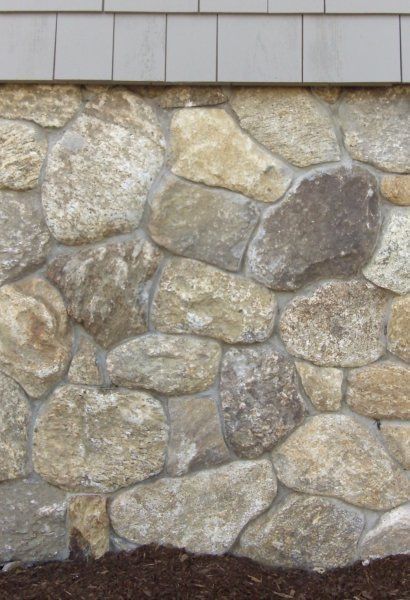 Fake Rock Exterior Siding, Diy Stone Siding Exterior, Exterior Foundation Covering, Rock Foundation, Stone Veneer Exterior, Stone Foundation, Stone Exterior Houses, Stone Exterior, House Foundation