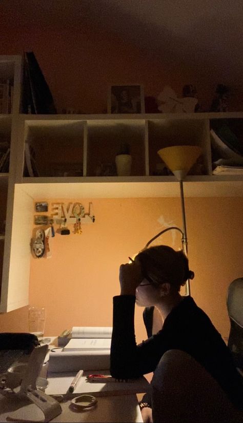 Studying Night Aesthetic, Exam Session Aesthetic, Board Exam Aesthetic, School Burnout Aesthetic, Study At Night Aesthetic, Messy Student Aesthetic, Hardworking Girl Aesthetic, Studying At Night Aesthetic, Messy Study Table Aesthetic