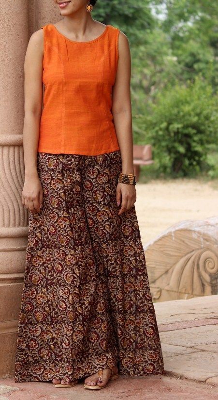 Kalamkari Flared Palazzo Pants - the brilliant colors remind me of the Indian summer! Kalamkari Dresses, Flared Palazzo, Salwar Designs, Beach Sarong, Salwar Kamiz, Cotton Kurti Designs, Kurta Designs Women, Blouse Design Models, Indian Attire