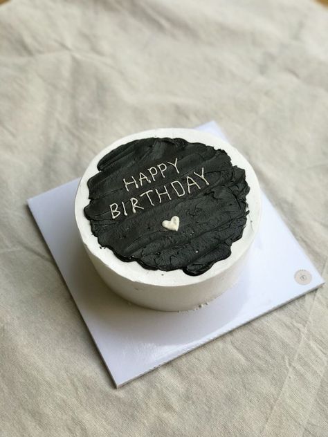 Men's Cakes Birthday, Happy Birthday Cake For Men, Cake For Mens Birthday, Men Cakes Birthday, Simple Cake Designs Birthday, Birthday Cake For Man, Men Birthday Cakes, Kue Disney, Man Birthday Cake