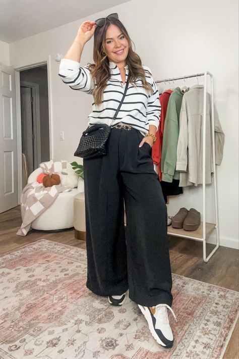 How to style trousers for fall Styling Wide Leg Trousers, Styling Trousers, Casual Teacher Outfits, Rectangle Body Shape Outfits, Style Wide Leg Trousers, Sweater And Trousers, Outfit Ideas Trendy, Midsize Outfit, Black And White Outfit