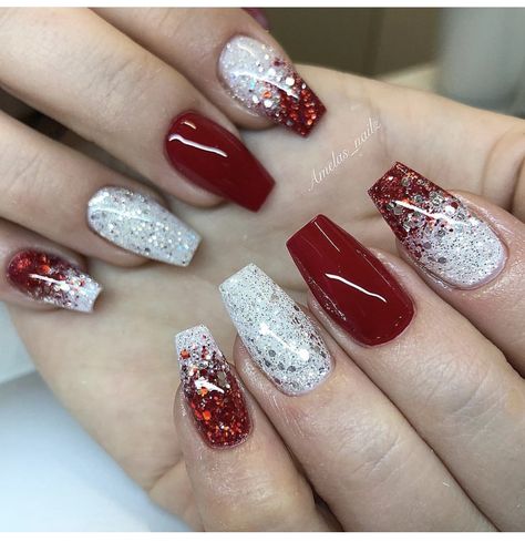 Red And Silver Glitter Nails Acrylic, Christmas Ombre Nails Acrylic, Red Oval Acrylic Nails Designs, Red Glitter Christmas Nails Sparkle, Red And White Sparkle Nails, Christmas Nail Art Designs Xmas Sparkle Red Glitter, Kerstnagels Glitter, Christmas Nails White And Red, Red And Silver Glitter Nails