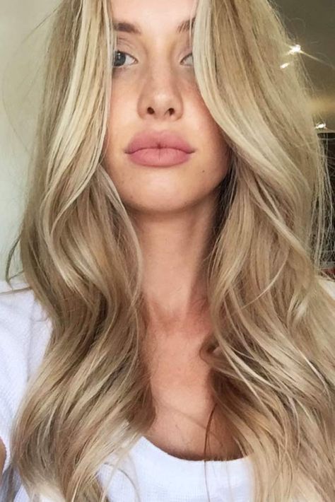 Loose Wave Blowout, Womens Blowout Hair, Boho Blowdry Long Hair, Medium Length Hair Blowout Styles, Lose Waves Long Hair, Big Loose Curls For Medium Hair, Blowout With Soft Curls, Beachy Blowout Hair, Loose Waves Blowout