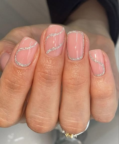 Silver Sparkly Nails, Simple Nails Design, Classy Almond Nails, Summer Nail Art Designs, Hoco Nails, Squoval Nails, White Glitter Nails, Short Gel Nails, Silver Nail