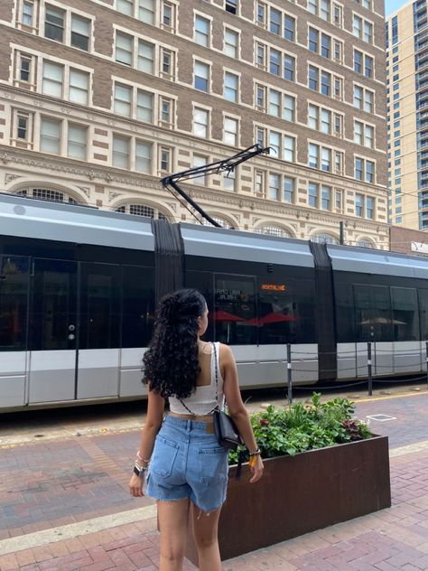 Downtown Houston Aesthetic, Houston Texas Aesthetic, Houston Aesthetic, Vida Aesthetic, Views Aesthetic, Houston City, City Downtown, Inspo Poses, Texas Houston