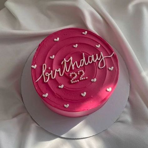 ✨ 2002 ✨ 34 Birthday, Video Dark, 19th Birthday Cakes, 22nd Birthday Cakes, Birthday Cake Decorating Ideas, Pig Birthday Cakes, 13 Birthday Cake, Vintage Birthday Cakes, 21st Cake