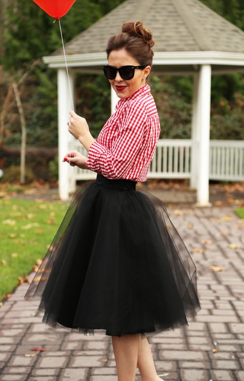 holiday ready: in tulle. the tulle skirt:: ebony Black Tulle Skirt Outfit, Tulle Outfit, Black Tulle Skirt, Bridesmaid Tulle, Tulle Skirts Outfit, Gonna In Tulle, Tulle Skirt Black, Wedding Skirt, Layered Tulle Skirt