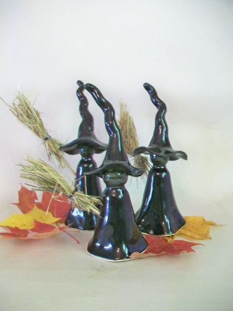 witches Spooky Ceramic Ideas, Ceramic Witches, Pottery Witch, Witchy Pottery, Witch Pottery, Autumn Pottery, Halloween Ceramics, Pottery Halloween, Fall Pottery