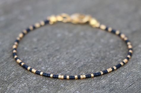 Bracelet Stands, Bracelet Miyuki, Dainty Gold Bracelet, Dainty Style, Miyuki Bracelet, Bracelet Minimalist, Seed Bead Bracelet, Beads Bracelet Design, Gold Bracelet For Women