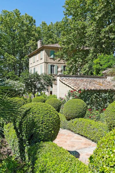 French Garden Design, European Farmhouse, French Country Living Room, French Country Design, Bedroom Decorating Ideas, Mediterranean Garden, French Cottage, French Garden, French Chateau