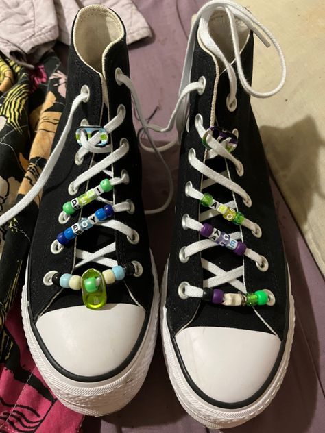 Converse Decoration Ideas, Beaded Shoelaces, Converse Ideas, Sharpie Shoes, Alt Shoes, Converse Design, Pride Shoes, Beaded Things, Shoe Ideas