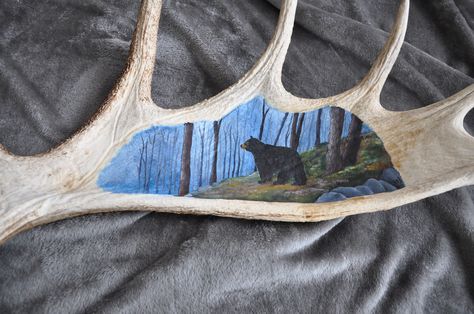 Antler painting by Susan Sandmann Belanger, acrylic paint sealed with matte finish.  Sand area to be painted first. Antler Painting, Painted Antlers, Moose Antlers, Antlers, Acrylic Paint, Moose, Acrylic Painting, Art Drawings, Paint