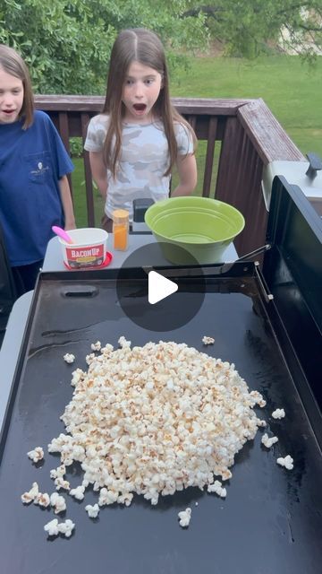 Cooking On The Grill Ideas, Foods To Cook On Blackstone, Blackstone Grill Seasoning, Kayak Food Ideas, Take Out Food Ideas, Blackstone Popcorn Recipe, Popcorn On Blackstone, Sweet Potatoes On Blackstone Griddle, Griddle Food Ideas