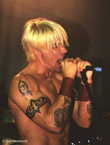 Anthony Kiedis circa 1999 (photographed by Tony Woolliscroft) Pictures Of Red, Red Hot Chilli Peppers, His Tattoo, Chilli Peppers, Anthony Kiedis, Google Co, Red Hot, Tattoos, Red