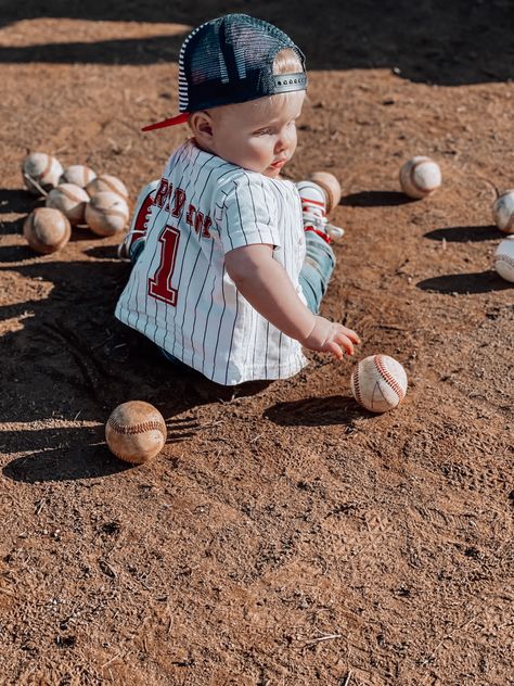 Baseball Birthday Pictures, Baseball First Birthday Photo Shoot, One Year Old Baseball Photo Shoot, Rookie Of The Year Photo Shoot, Rookie Year Photoshoot, Baseball 1st Birthday Pictures, First Birthday Baseball Pictures, Baby Baseball Photoshoot, Rookie Of The Year First Birthday Photos