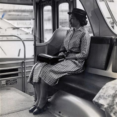 Rosa Parks' Birthday: 5 Things You May Not Know About Civil Rights Icon Racial Segregation, Wow Photo, Montgomery Alabama, Amelia Earhart, Rosa Parks, History Photos, Mahatma Gandhi, African American History, Steve Jobs