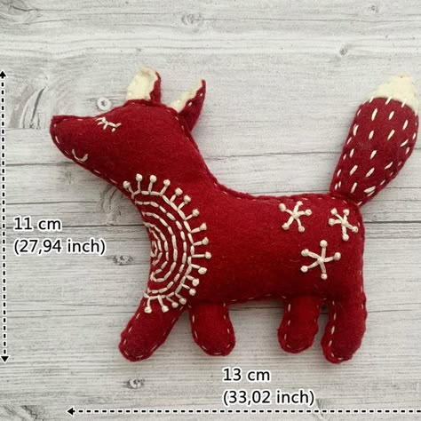 Felt Fox Christmas ornaments pattern PDF SVG | Inspire Uplift Sewing Hand, Diy Felt Christmas Ornaments, Scary Christmas, Felt Ornaments Patterns, Fox Ornaments, Fox Christmas, Felt Fox, Easy Patterns, Felt Crafts Christmas