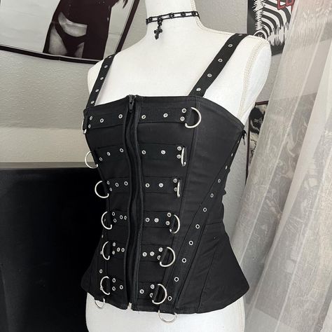 THE iconic phaze corset top Size Small. I finally... - Depop Cool Corsets, Gothic Outfit Ideas, Gothic Oc, Goth Items, Classy Goth, Rave Grunge, Industrial Goth, Beautiful Corset, Corset Outfits