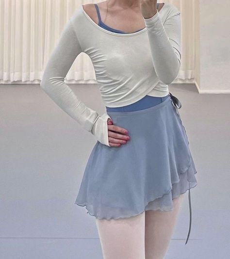 Balletcore Outfits Blue, Ballet Core Clothes, Ballet Core Fashion, Balletcore Summer, Balletcore Skirt, Cute Ballet Outfits, Ballerina Core Outfit, Bailarina Aesthetic, Ballet Practice Outfit