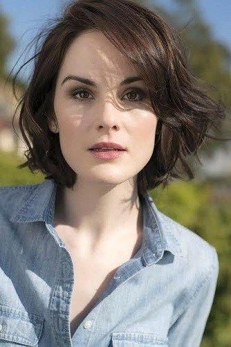 45 Hypnotic Short Hairstyles for Women with Square Faces Haircut For Square Face, Wavy Bob Haircuts, Short Wavy Bob, Square Face Hairstyles, Wavy Bob Hairstyles, Hair Idea, Square Face, Girl Haircuts, Cute Hairstyles For Short Hair