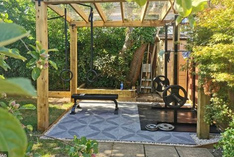 Outside Workout Area, Outside Gym Ideas, Outside Gym Ideas Backyards, Garden Gym Outdoor, Patio Gym Ideas, Soccer Backyard, Outdoor Workout Area, Backyard Gym Diy, Terrace Gym