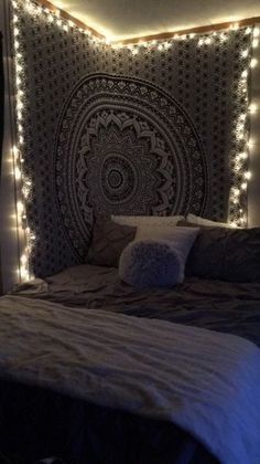 Hipster Room, Grunge Hippie, Tapestry Room, Black Mandala, Hippy Room, Room Tapestry, Teenage Room, Tapestry Bedroom, Dorm Room Inspiration