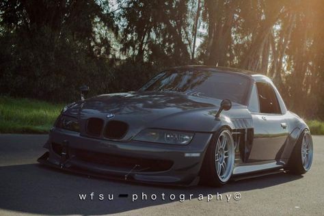 BMW Z3 grey slammed Bmw Z1, Wide Body Kits, Bmw Z3, Car Ideas, Bmw Z4, Black Wheels, Car Body, Wide Body, Album Cover Art