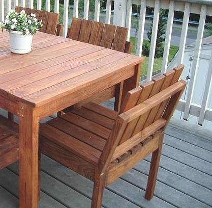 DIY Stackable chairs for the front porch when we have a par-tee!!! Outdoor Dining Chairs Wood, Diy Patio Dining Chairs, Diy Patio Dining Set, Diy Outdoor Dining Set, Outdoor Chairs For Wooden Table, Outdoor Dining Chairs Diy, Diy Deck Chairs Plans, Outdoor Chairs And Table, Diy Outdoor Dining Chairs