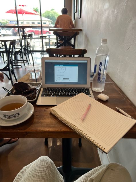 Cafe Homework Aesthetic, Aesthetic Cafe Studying, Studying And Coffee, School Coffee Aesthetic, Busy Cafe Aesthetic, Homework Aesthetic Messy, Productivity Aesthetic Work, Morning Work Aesthetic, Work In Coffee Shop