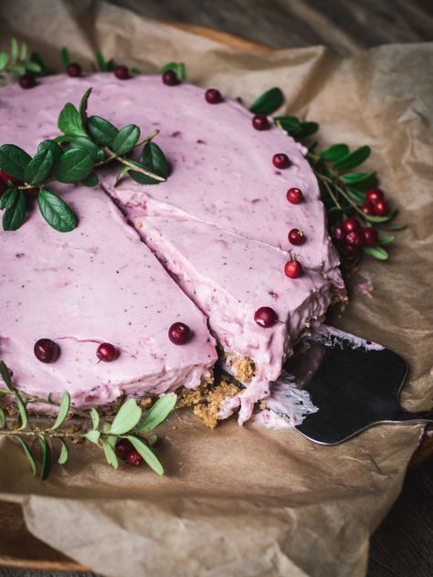 Whipped Lingonberry Cheesecake (Tyttebærfromasjkake) - North Wild Kitchen Lingonberry Dessert, Lingonberry Recipes, Scandinavian Desserts, Wild Kitchen, Tea Time Food, Norwegian Food, Spiralizer Recipes, Scandinavian Food, Paleo Treats