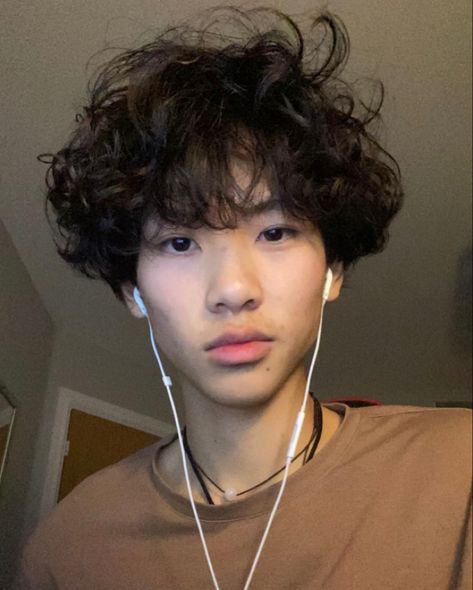 Curly Hair Asian, Tan Asian, Filipino Guys, Hair Asian, Men Haircut Curly Hair, Boys With Curly Hair, Handsome Asian Men, Hot Asian Men