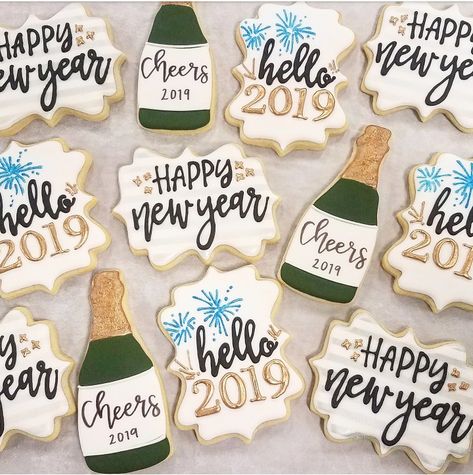 New Years Cookies Decorated 2024, New Years Iced Cookies, New Years Cutout Cookies, New Year Eve Cookies, New Year Royal Icing Cookies, New Years Sugar Cookies Decorated, Nye Cookies Decorated, New Years Sugar Cookies Royal Icing, New Years Cookie Ideas