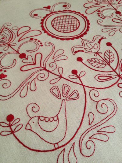 Scan Detail Folk Motif, Scandinavian Embroidery, Swedish Embroidery, Embroidery Pillow, Redwork Embroidery, Pola Sulam, Red Thread, Red Embroidery, Folk Embroidery