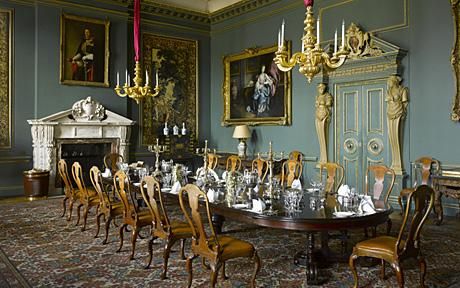 The dining room at Wilton HOuse, a neo-Caroline room created inteh early twentieth century but long used for other purposes, was restored and refurnished in 2010 by the present Earl and Countess of Pembroke, with advice from David Mlinaric. English Estates, Wilton House, English Homes, Historical House, Historical Interior, Country Cottages, House Dining Room, Palace Interior, House Restoration