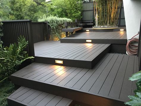 Decking Steps Ideas, Japanese Deck Design, Deck With Wide Steps, Modern Deck Stairs, Multilevel Deck Ideas Layout, Small Outdoor Deck Ideas, Backyard Decking Ideas, Modern Deck Design, Decking Ideas Outdoor