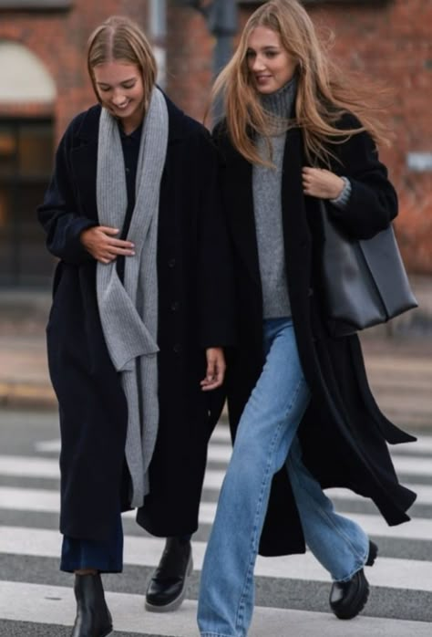 Schwarzer Mantel Outfit, Vinter Mode Outfits, Wool Coat Outfit, Black Coat Outfit, Mantel Outfit, Chelsea Boots Outfit, Chique Outfit, Looks Pinterest, Mode Casual